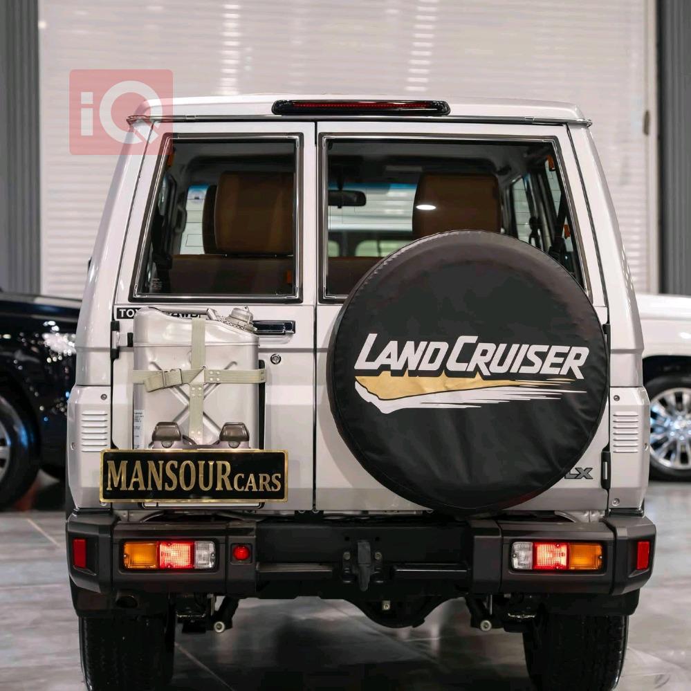 تويوتا لاند كروزر 76